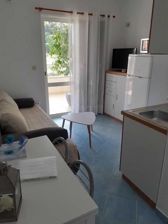 Apartments Lozina Drvenik  Esterno foto